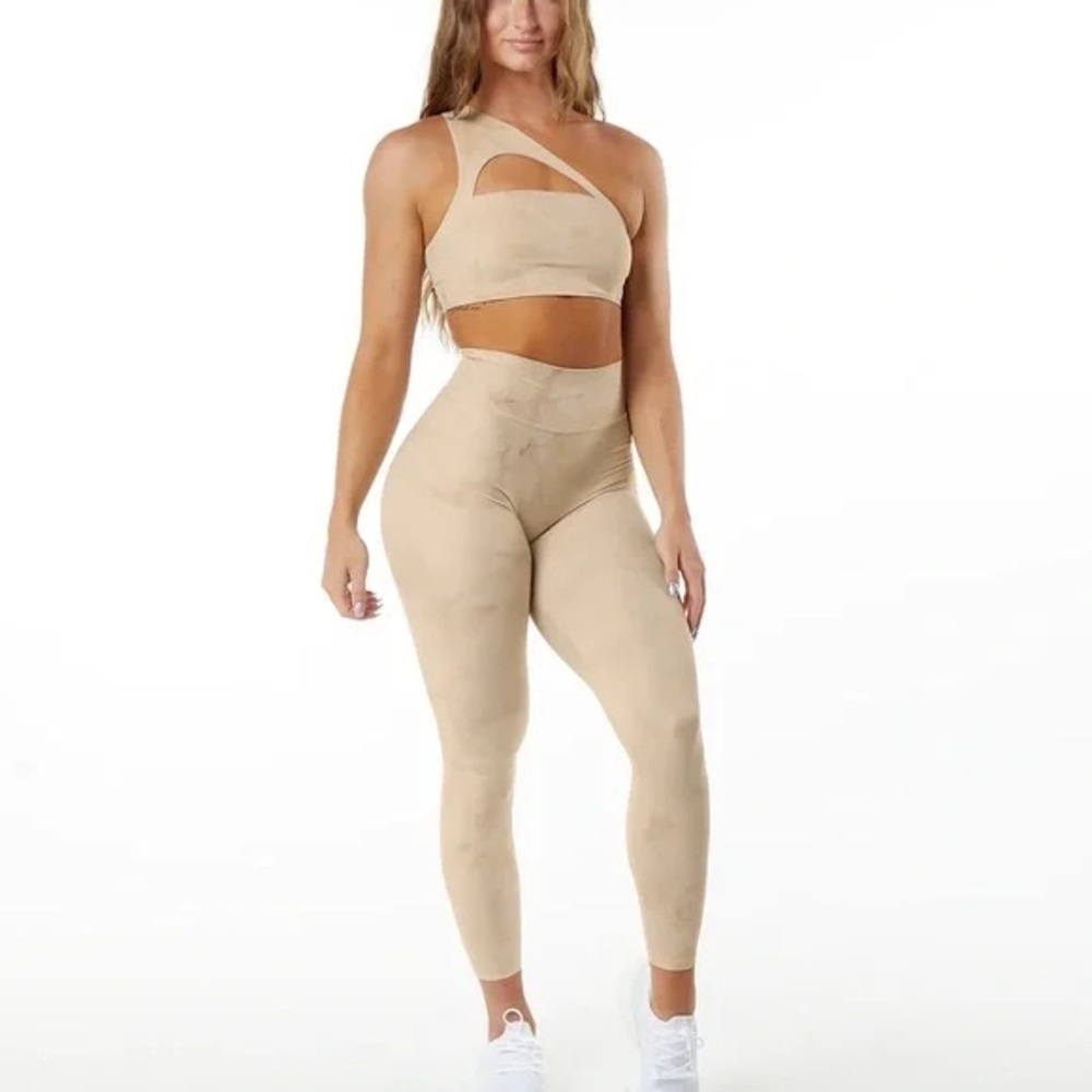 Alphalete Alphalux Wonder Leggings 27” in Hazelnut Size SMALL NWT